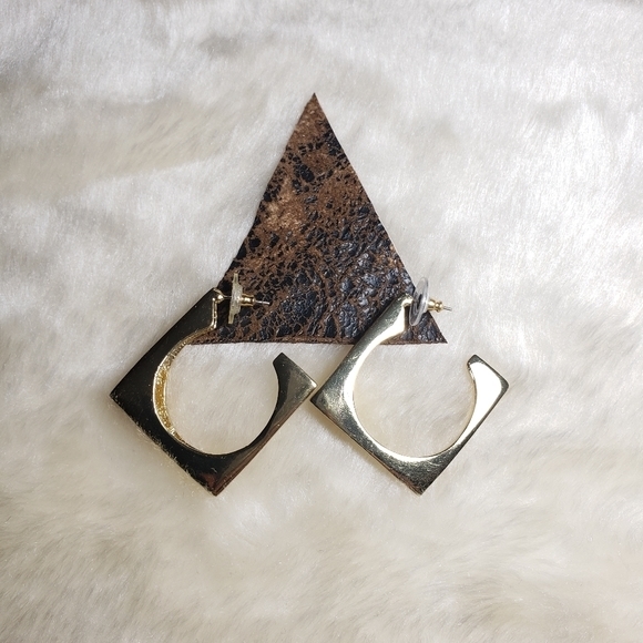 VINTAGE Geometric Goldtone Open Square Hoops Earrings Avant Garde - Picture 2 of 6